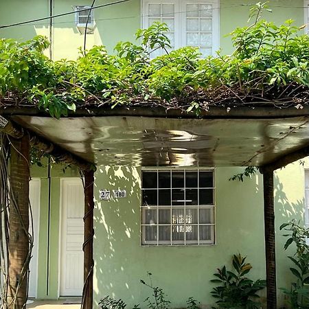Casa Verde No Centro De Парати Екстериор снимка